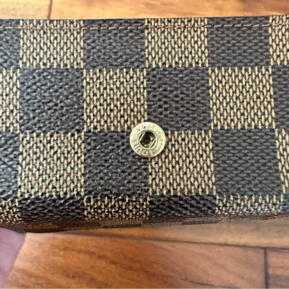 Vintage Authentic Louis Vuitton Damier Ebene 4 Key Holder - Unisex
